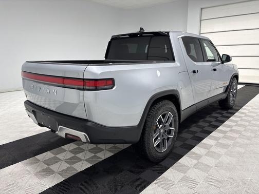 2023 Rivian R1T Adventure Quad Motor Large Pack