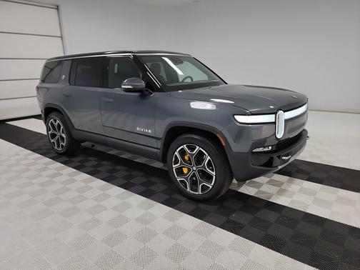 2023 Rivian R1S Adventure