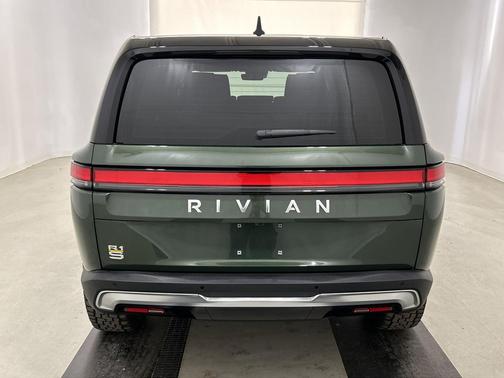 2024 Rivian R1S Adventure Quad Motor Large Pack