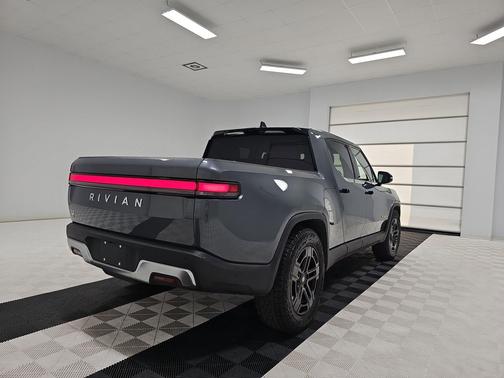2023 Rivian R1T Adventure Quad Motor Large Pack