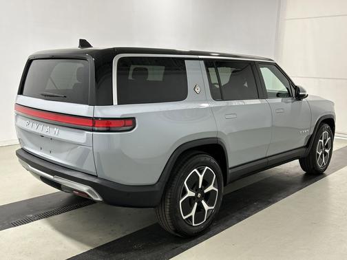 Limestone 2024 Rivian R1S Adventure Package