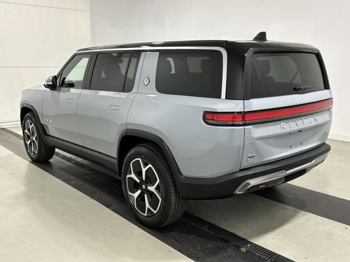 Limestone 2024 Rivian R1S Adventure Package