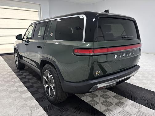 2023 Rivian R1S Adventure