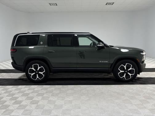 2023 Rivian R1S Adventure
