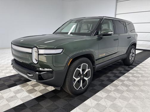 2023 Rivian R1S Adventure