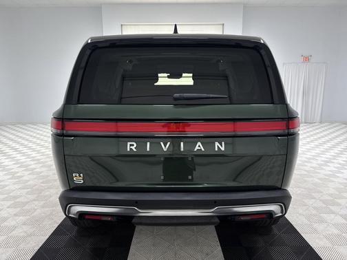 2023 Rivian R1S Adventure