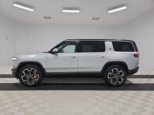 2023 Rivian R1S Adventure