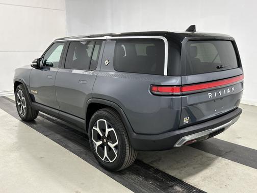 El Cap Granite 2024 Rivian R1S Adventure Quad Motor Large Pack