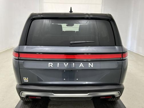 El Cap Granite 2024 Rivian R1S Adventure Quad Motor Large Pack