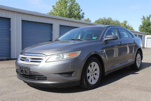 2011 Ford Taurus SE