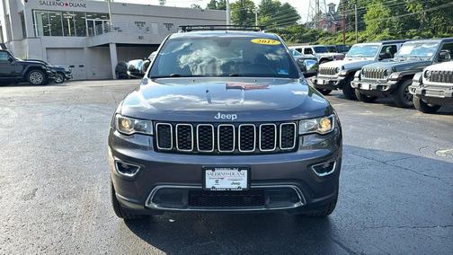 Granite Crystal Metallic Clearcoat 2017 Jeep Grand Cherokee Limited