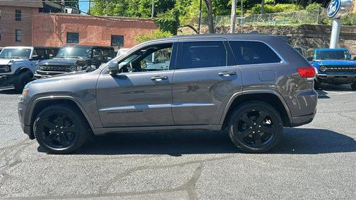 Granite Crystal Metallic Clearcoat 2015 Jeep Grand Cherokee Altitude
