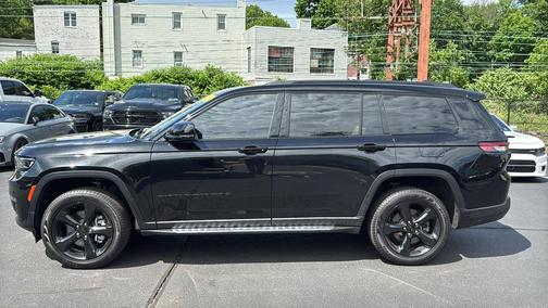 Diamond Black Crystal Pearlcoat 2025 Jeep Grand Cherokee L Limited