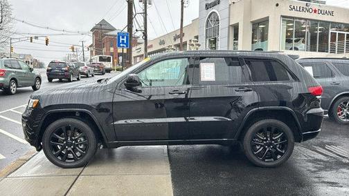2022 Jeep Grand Cherokee Laredo