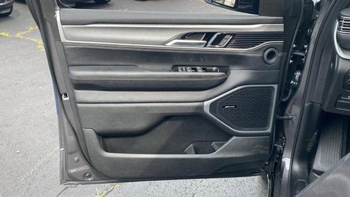 2025 Jeep Wagoneer Base