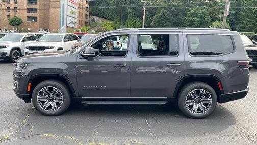 2025 Jeep Wagoneer Base