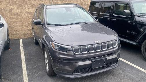 2022 Jeep Compass Latitude Lux
