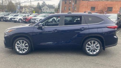 2022 Toyota Highlander Limited