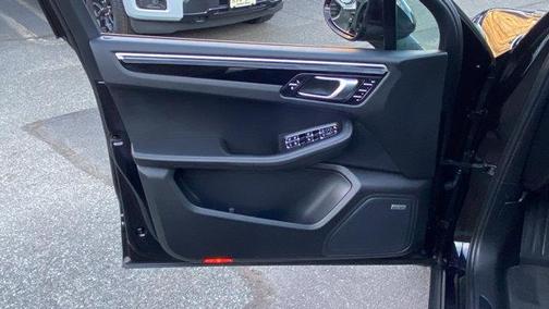 2018 Porsche Macan Base