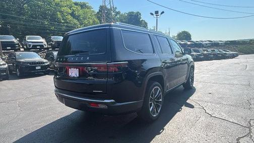 Diamond Black Crystal Pearlcoat 2022 Jeep Wagoneer Series III 4x4