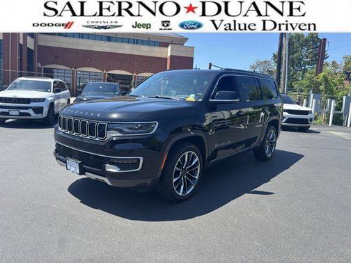 Diamond Black Crystal Pearlcoat 2022 Jeep Wagoneer Series III 4x4