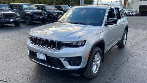 2025 Jeep Grand Cherokee Laredo
