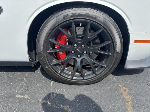 2015 Dodge Challenger SRT Hellcat