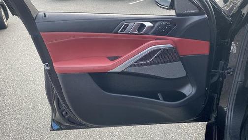 2022 BMW X6 M50i