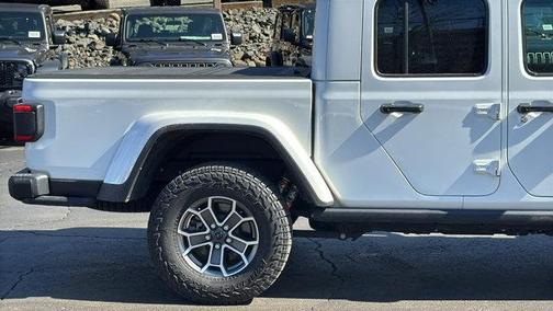 2024 Jeep Gladiator Mojave X