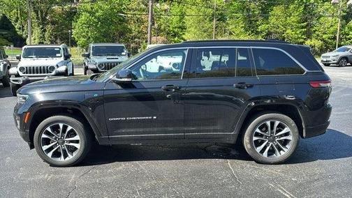 Diamond Black Crystal Pearlcoat 2024 Jeep Grand Cherokee 4xe Overland