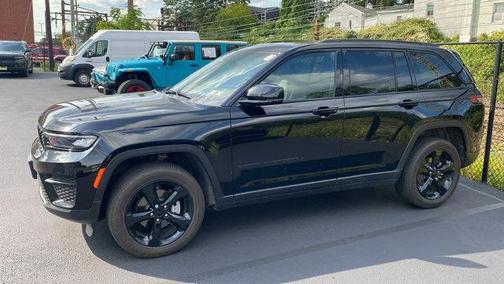 2023 Jeep Grand Cherokee Altitude