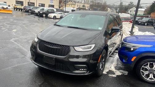 2022 Chrysler Pacifica Hybrid Touring L