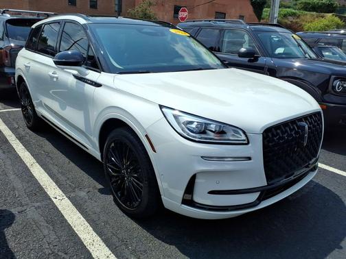 Pristine White Metallic Tri-Coat 2024 Lincoln Corsair Reserve