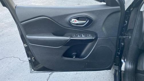 2021 Jeep Cherokee Altitude