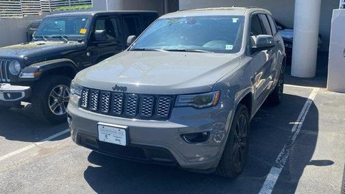 2022 Jeep Grand Cherokee Laredo