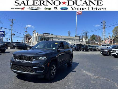 Midnight Sky 2024 Jeep Grand Cherokee Limited