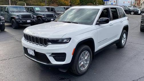 2025 Jeep Grand Cherokee Laredo