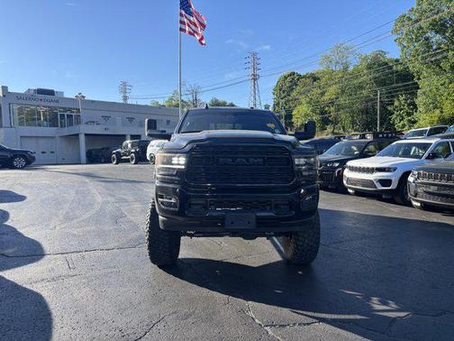 Diamond Black Crystal Pearlcoat 2021 RAM 2500 Limited Crew Cab 4x4 6'4' Box