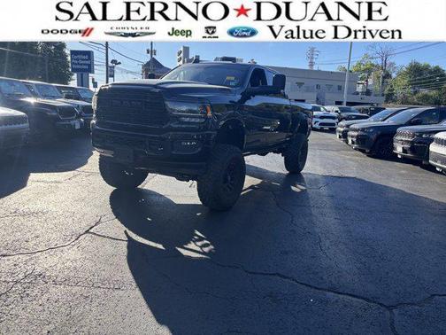 Diamond Black Crystal Pearlcoat 2021 RAM 2500 Limited Crew Cab 4x4 6'4' Box
