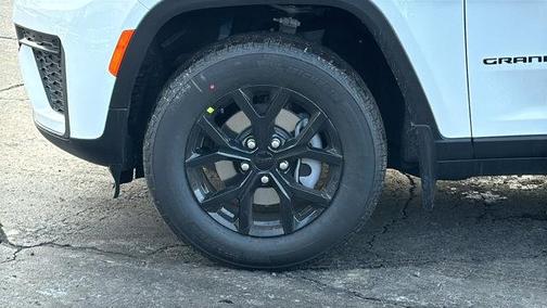 2026 Jeep Grand Cherokee Altitude