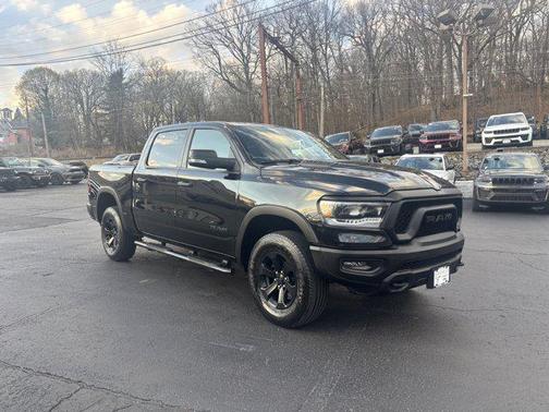 Diamond Black Crystal Pearlcoat 2022 RAM 1500 Rebel