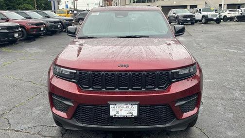 2025 Jeep Grand Cherokee Laredo
