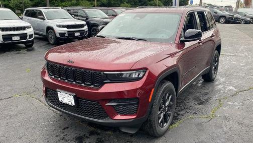 2025 Jeep Grand Cherokee Laredo