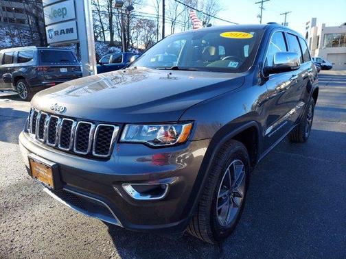 Photo 4 of 29 of 2019 Jeep Grand Cherokee Limited