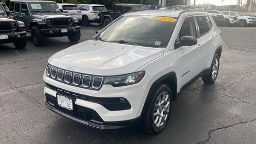 2022 Jeep Compass Latitude Lux
