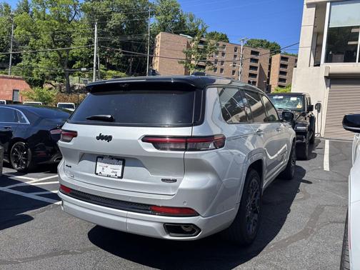 Silver Zynith 2025 Jeep Grand Cherokee L Summit Reserve