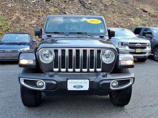 Granite Crystal Metallic Clearcoat 2022 Jeep Gladiator Overland