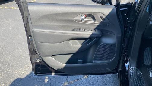 2025 Chrysler Pacifica L