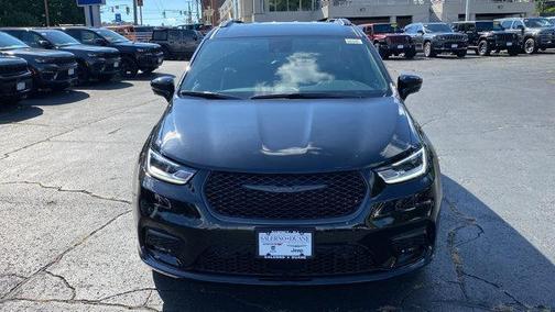 2025 Chrysler Pacifica L