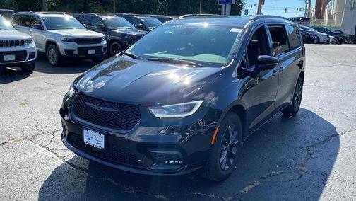 2025 Chrysler Pacifica L